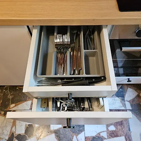 Eclectic Romexpo 2br Near Metro Bükreş