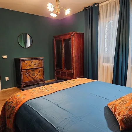 Daire Eclectic Romexpo 2br Near Metro Bükreş