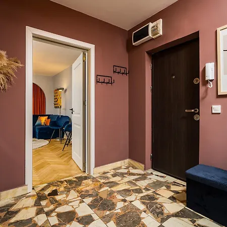 Eclectic Romexpo 2br Near Metro Апартаменты *
