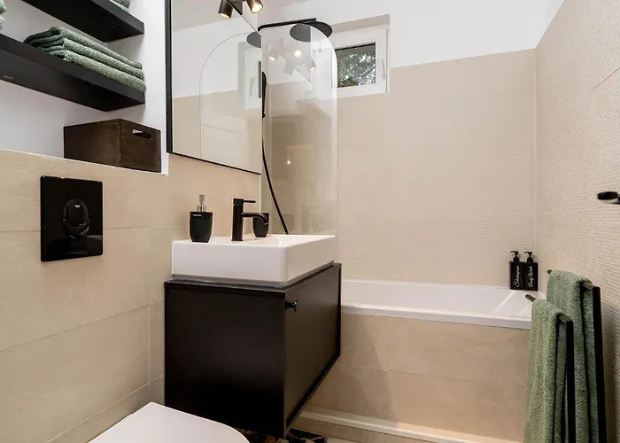 Eclectic Romexpo 2br Near Metro Appartement Boekarest